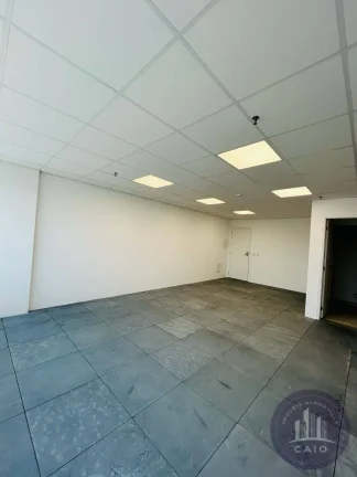 Imagem Sala para aluguel com 42 m² por R$ 2.286,90/mês - Alphaville -SP