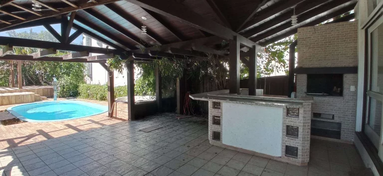 Imagem Casa com 4 dormitórios (2 suítes) à venda, 326 m² - Lagoa da Conceição - Florianópolis/SC (TRAPICHE EXLUSIVO COM ACESSO À LAGOA)
