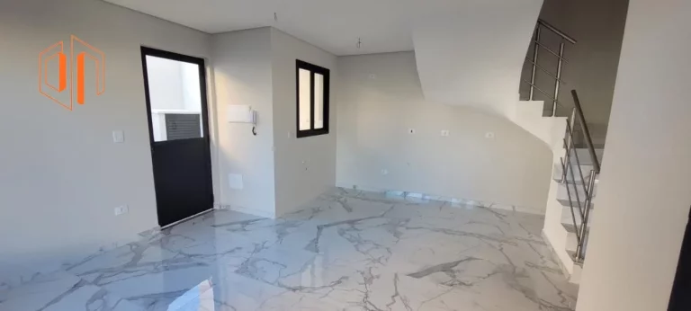 Imagem Sobrado para Venda em Curitiba, Cajuru, 3 dormitórios, 1 suíte, 3 banheiros, 1 vaga