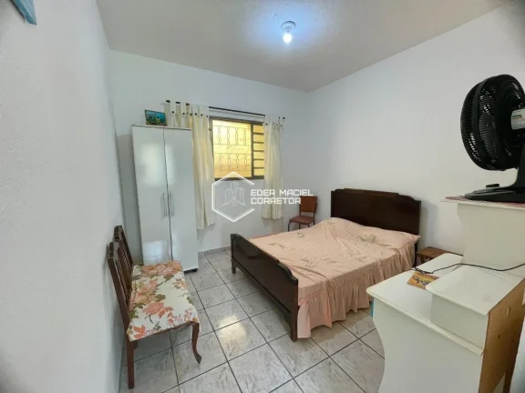 Imagem A poucos minutos das águas da Praia do Porto Novo, essa casa é o refúgio perfeito para quem busca...