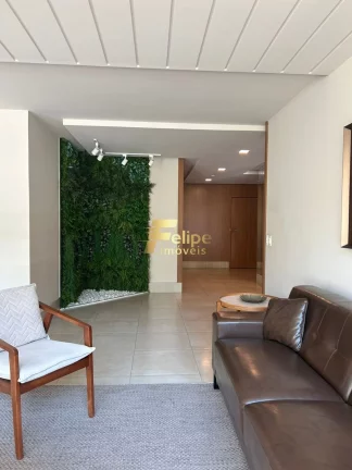 Imagem Este AMPLO E CONFORTÁVEL apartamento de 130,00 m2 de área está localizado no coração da cidade.