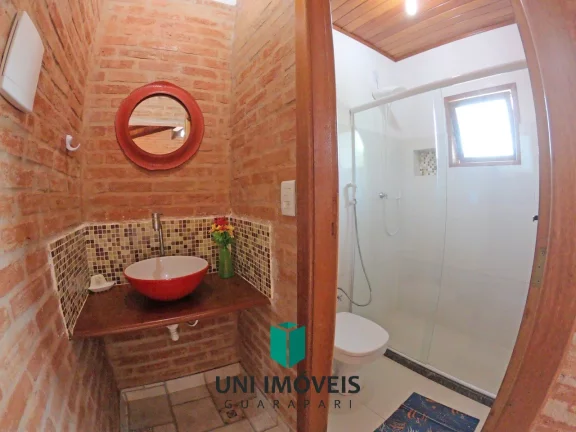 Imagem Maravilhosa chácara com casa sede mais 3 Suítes para locação, área de lazer a venda na região de Meaipe - Guarapari.