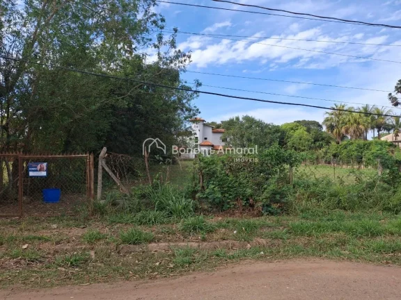 Imagem Terreno plano de 1.800m², já cercado.

A região também está em processo de melhorias, com obras...