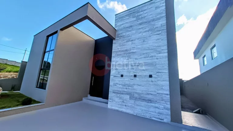 Imagem Casa nova em condomínio com acabamento fino a venda em São Pedro da Aldeia.