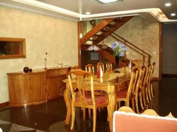 Imagem Casa em Condomínio para Venda em Teresópolis / RJ no bairro Parque do Imbui