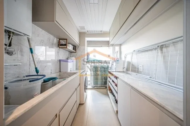 Imagem Apartamento com 109m², 2 dormitórios, sendo 2 suites, 3 banheiros no total e 2 vagas de garagem. P...
