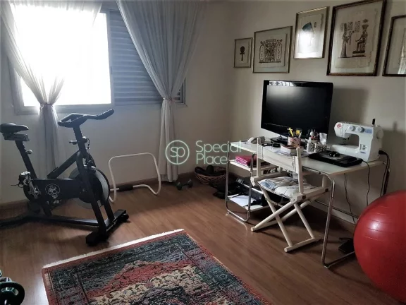 Imagem Ótimo apartamento com 199m² em Moema. Andar alto, living amplo com varanda, salas de estar, home e...