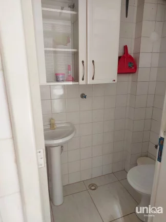 Imagem Apto 02 dormitórios Dep. Empregada Garagem no ed Ana Terra rua dos Andradas