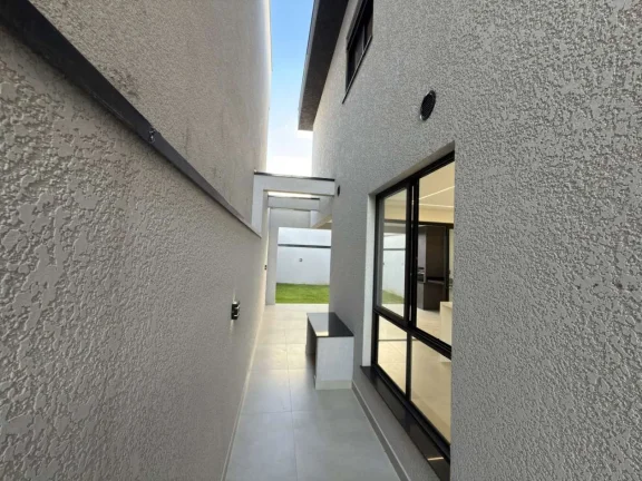 Imagem Vende Casa Moderna com 3 Dormitórios e Quintal Nova Jaguari