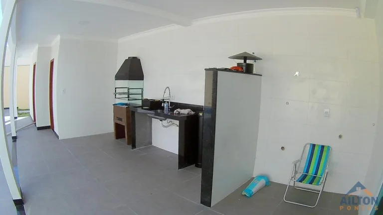 Imagem Casa Duplex com 4 Suítes à Venda na Praia do Morro, Guarapari-ES