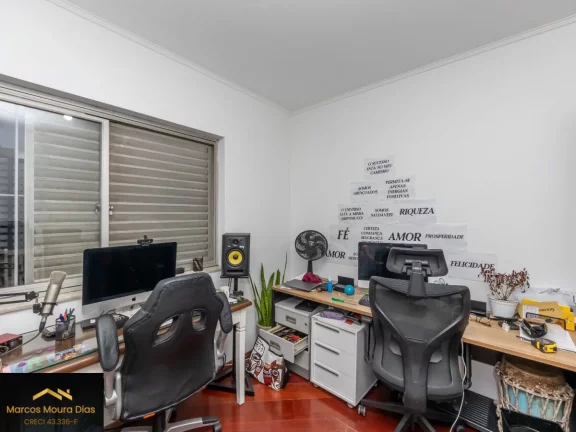 Imagem Apartamento em Perdizes com 4 quartos ( 1 suíte), , 215m². Edifício com Lazer e 1 apto por Andar