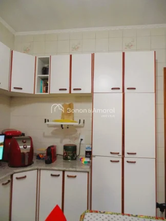 Imagem Térrea, ótima localização no bairro
Muito agradável
Varanda, jardim na frente da casa e no fund...