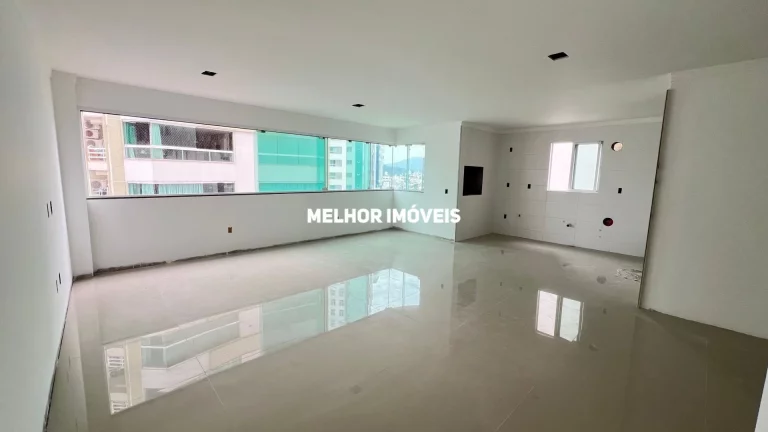 Imagem Apartamento com 03 suítes e 02 vagas, localizado no Centro de Balneário Camboriú