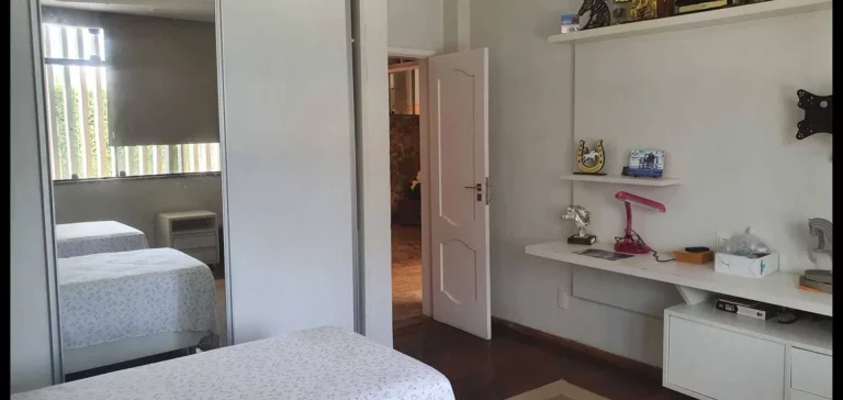 Imagem Casa à venda em rua pública no bairro Coroa do Meio