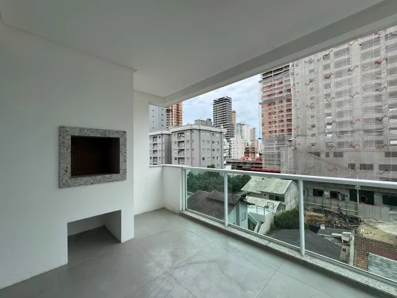 Imagem Apartamento com 2 suítes e 2 vagas de garagem na Meia Praia em Itapema
