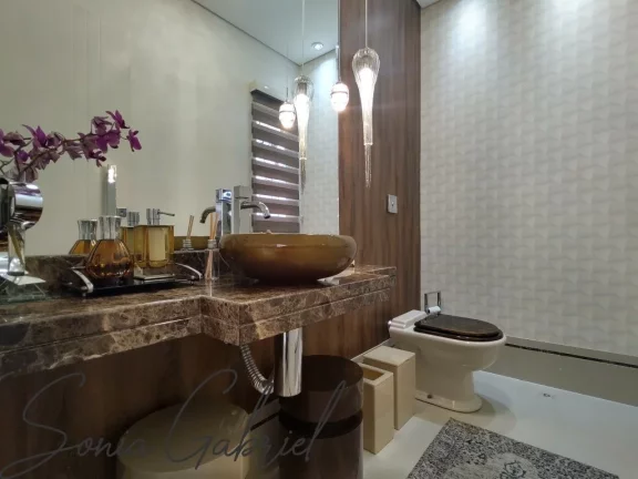 Imagem Luxuosa casa em condomínio à venda em Condomínio Terras de Vinhedo, Vinhedo-SP: 4 quartos, 4 suítes, 3 salas, 6 banheiros, 4 vagas de garagem, 560m². Imagem Luxuosa casa em condomínio à venda em Condomínio Terras de Vinhedo, Vinhedo-SP: 4 quartos, 4 suítes, 3 salas, 6 banheiros, 4 vagas de garagem, 560m².