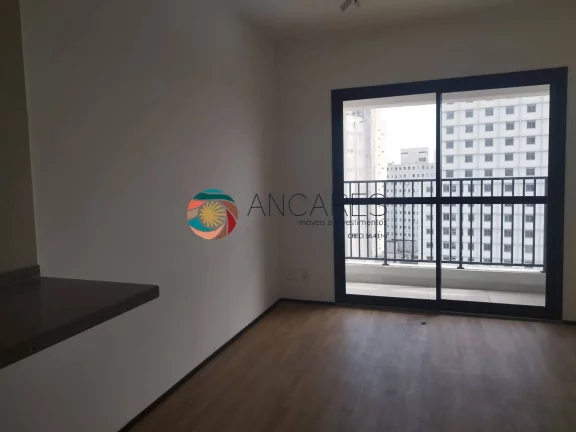 Studios com Terraço em frente ao Metrô Luz