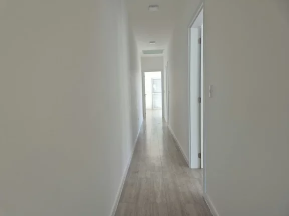 Imagem Casa à venda ou para alugar com 4 quartos, sendo 3 suítes, em Vila Petrópolis, Atibaia - SP