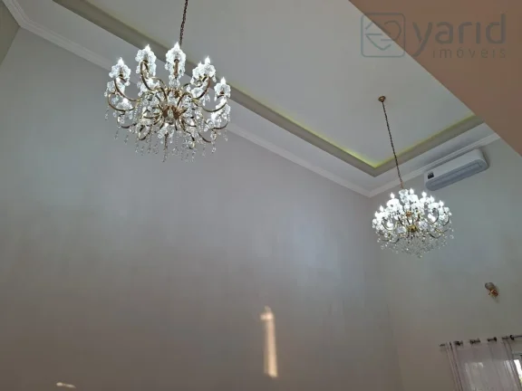 Imagem Casa em Condomínio de Luxo em Jundiaí-SP: 3 Quartos, Suíte, 4 Vagas - Jardim Celeste