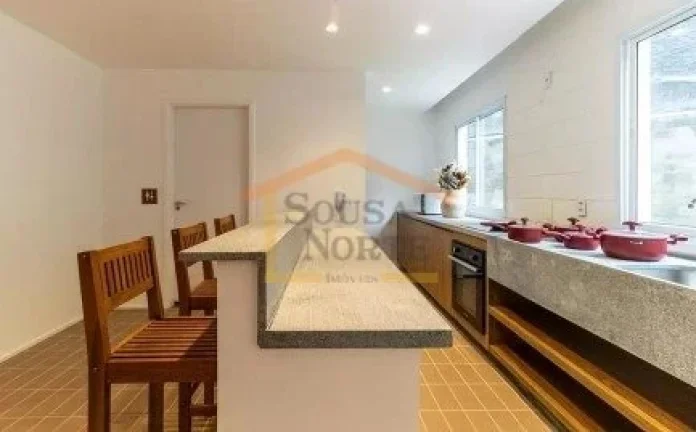 Imagem Apartamento com 1 dormitório, cozinha, banheiro, 26m².

Condomínio com lavanderia, salão de fest...