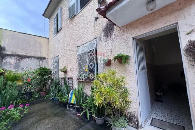 Imagem Apartamento com 50m² e 2 quartos em Cascadura. Rio de Janeiro,