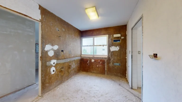 Imagem Apartamento em Reforma 156M², 3Q, 1 Banheiro, 2 Vagas.