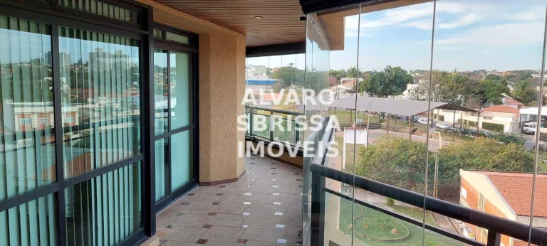 Imagem Apartamento com 4 vagas, 4 dormitórios sendo 2 suítes, todos com armários, portas balcões, venezianas automáticas e lindas vistas. 287m2. 1 por andar