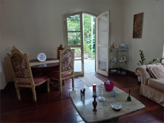 Imagem Sobrado à venda ou para alugar com 4 quartos, sendo 4 suítes, em Butantã, São Paulo - SP