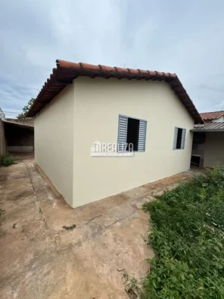 Imagem Casa à venda no Jardim Copacabana, Uberaba - 2 dormitórios e 2 garagens cobertas