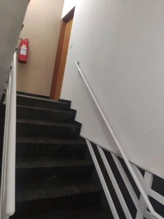 Imagem Apartamento sem Condomínio 50 m² 2 Dormitórios com 1 Vaga de Garagem