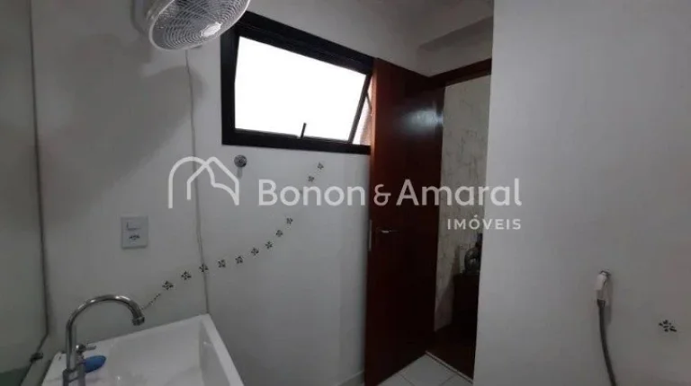 Imagem Ótimo apartamento reformado à venda no Taquaral com 3 quartos, sendo 1 suite, sala com ampla sacad...