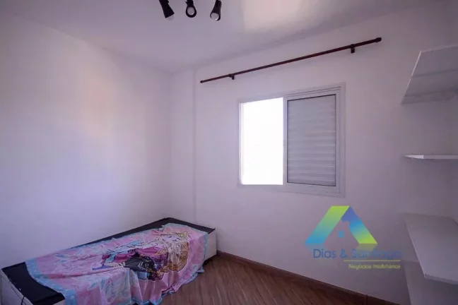 Imagem Apartamento com 3 dormitórios e 2 banheiros em Vila das Mercês/SP!