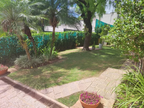 Imagem Linda Casa com Piscina