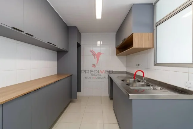 Imagem Vende-se no Morumbi, apartamento com 3 Quartos e 2 Vagas de Garagem