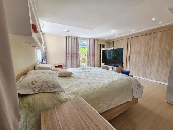 Imagem Casa em Condomínio para Venda em Teresópolis / RJ no bairro Vale Alpino