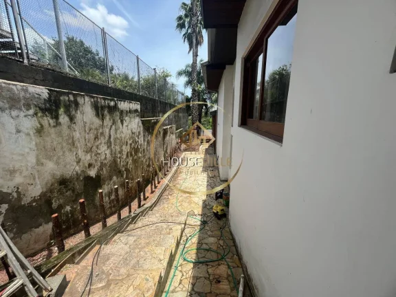 Imagem Casa Sobrado, 4 dormitórios ( 4 Suítes), 440m², Condomínio Mirante do Vale.