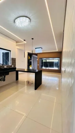 Imagem Casa para Venda em Praia Grande, Caiçara, 3 dormitórios, 2 suítes, 1 banheiro, 2 vagas