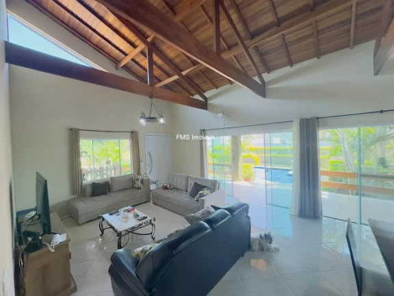 Imagem Casa com 4 suítes em condomínio a venda em Porangaba - SP