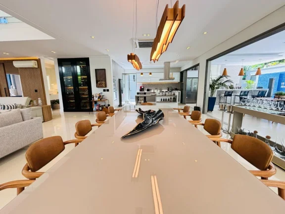 Imagem Luxuosa Casa à Venda na Riviera de São Lourenço Módulo 12 - 6 Quartos, 6 Suítes, 3 Salas, 4 Vagas - Área Externa Espetacular!