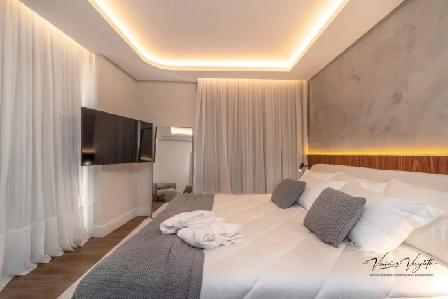 Imagem Apartamento 4 ou + dormitórios para Venda em Balneário Camboriú / SC no bairro Centro