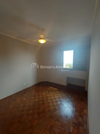 Imagem Apartamento amplo e bem localizado no Balão do Castelo, ao lado da Padaria Nico. Conta com sala par...