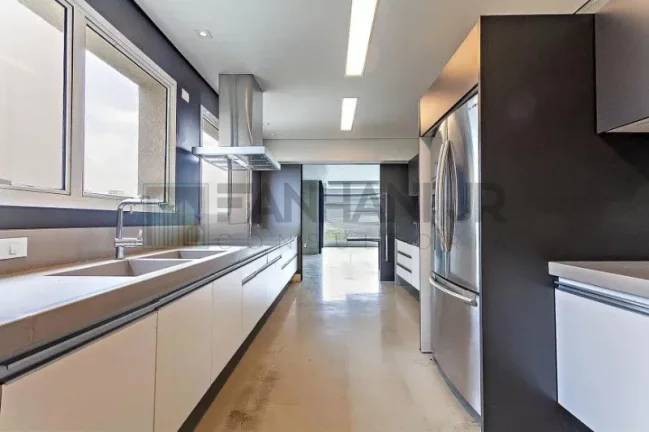Imagem Luxuoso apartamento à venda em São Paulo-SP, Jardim Europa: 4 quartos, 4 suítes, 3 salas, 6 banheiros, 4 vagas de garagem, 310m².