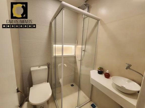 Imagem OPORTUNIDADE! Apartamento todo reformado, com garagem fechada em Santos!!!