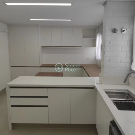 Imagem Ótimo apartamento com 198m² em Moema. Living amplo com varanda, salas de estar, home e jantar inte...