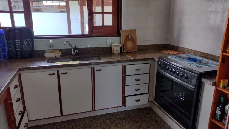 Imagem CASA FRENTE MAR - com 6 dormitórios à suítes - Lagoinha - Ubatuba