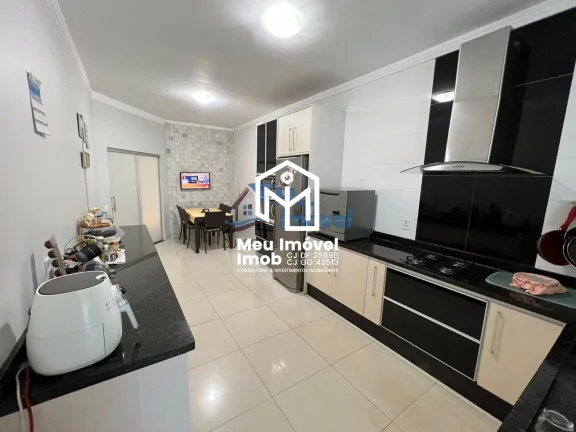Imagem CASA 4 Quartos 3 Suítes 2 Vaga 400m² Armários Piscina aquecida Jardim