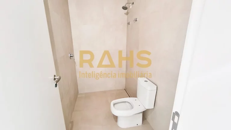 Imagem Amplo giardino no bairro América de Joinville! O Apartamento conta com 3 suítes, 2 salas, 5 banhei...