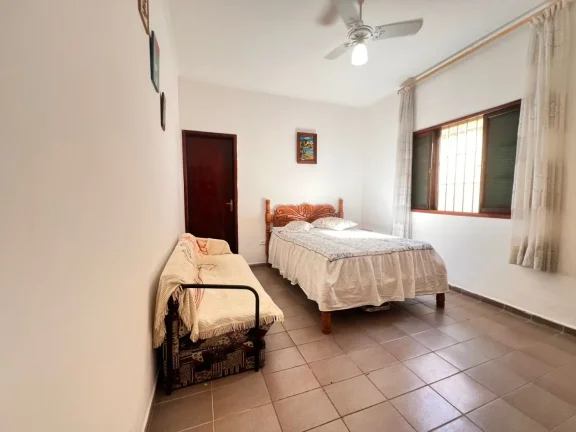 Imagem Casa para Venda em Praia Grande, Maracanã, 2 dormitórios, 1 suíte, 1 banheiro, 4 vagas