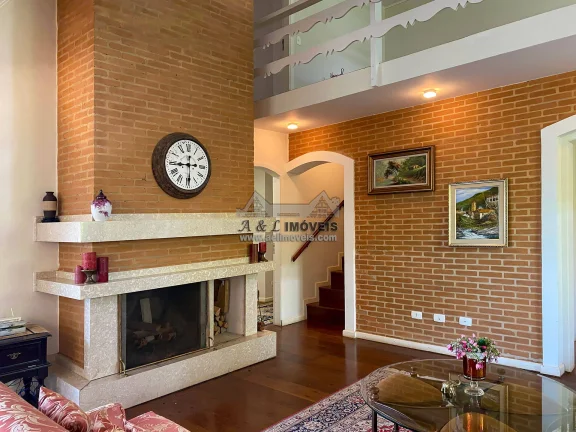 Imagem Casa à venda em Campos do Jordão – Casa com 06 suítes no Alto do Capivari