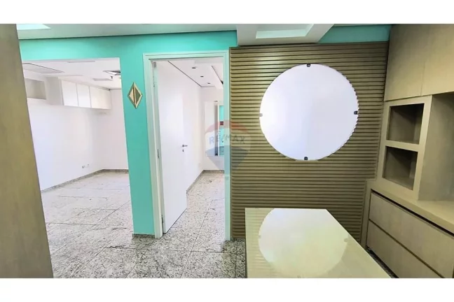 Imagem Sala comercial com 40m² com recepção 2 salas 2 banheiros 2 vagas para locação na Vila Olímpia